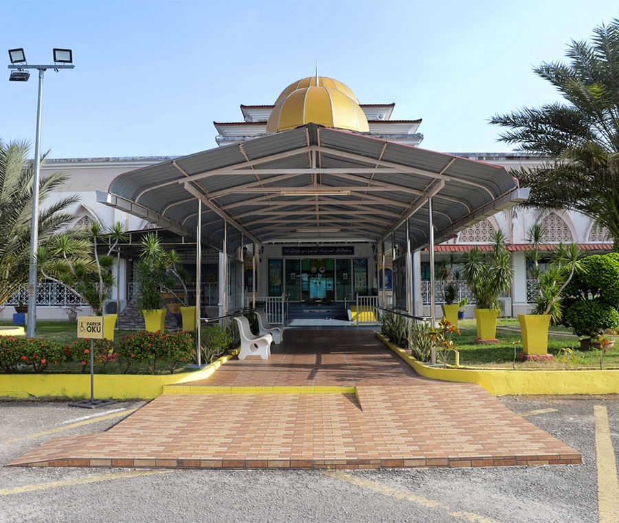 MASJID SULTAN IDRIS SHAH II (MASJID DAERAH MUALLIM)