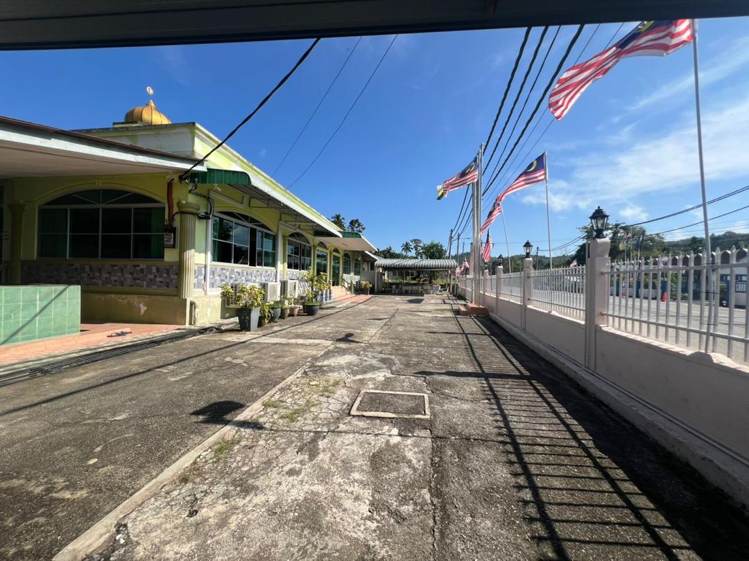 MASJID KAMPUNG AIR PANAS