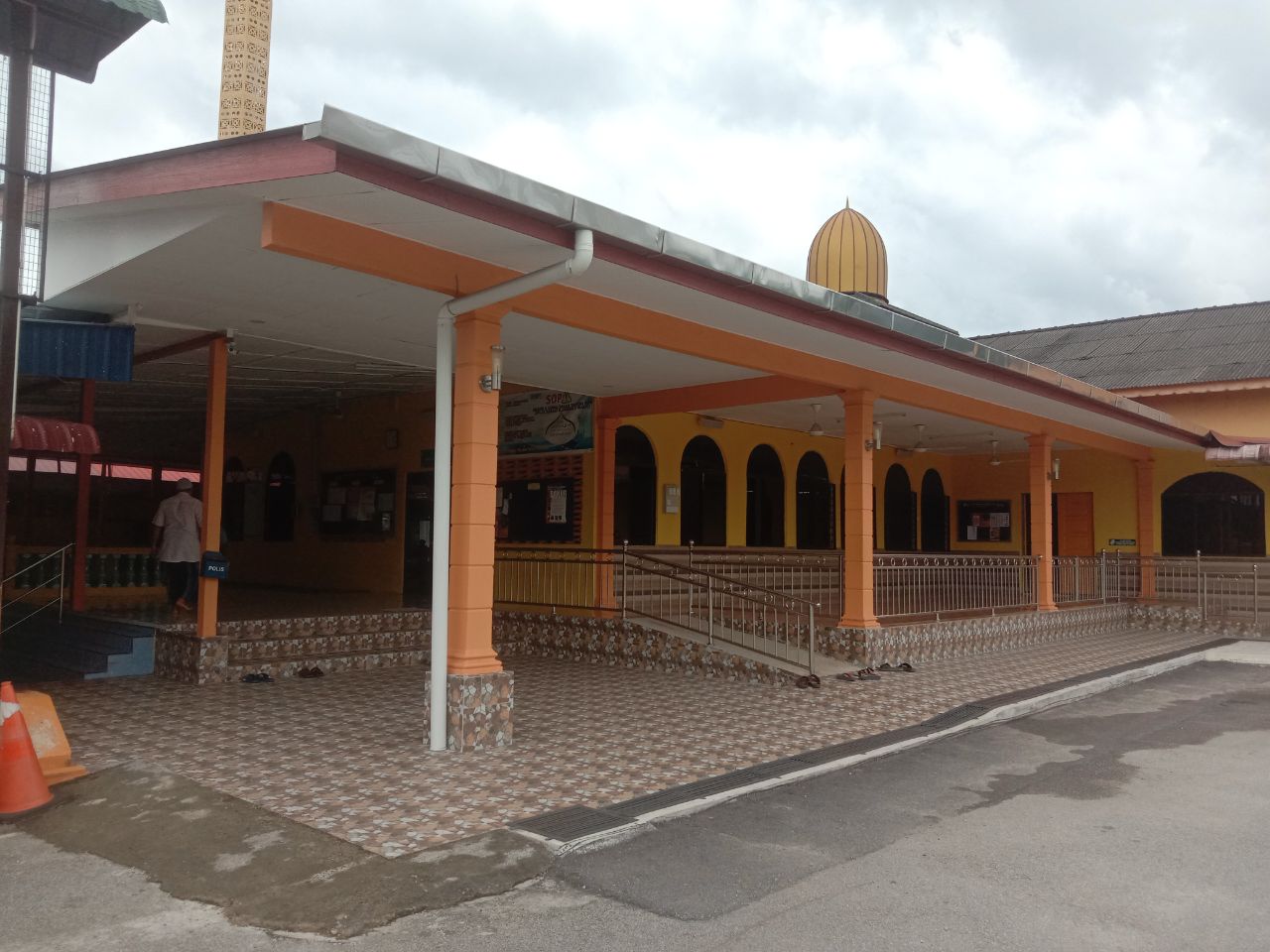 MASJID AL-WUSTA